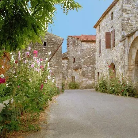 La Petite Maison Aux Lezards Hébergement de vacances *